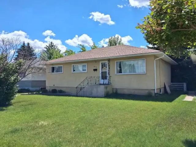 3 Bedroom House Calgary AB 105505800