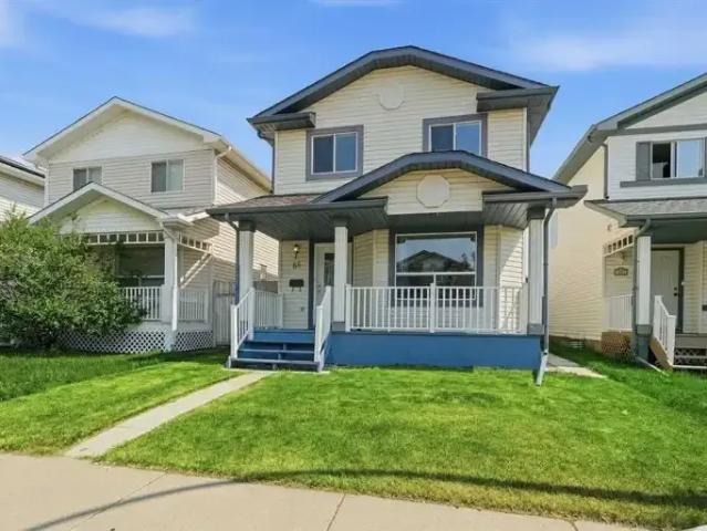 3 Bedroom House Calgary AB 105505920