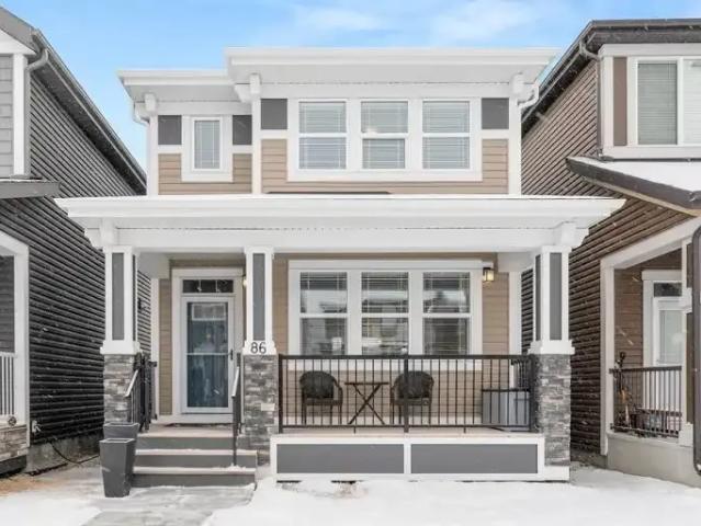 3 Bedroom House Calgary AB 105554476