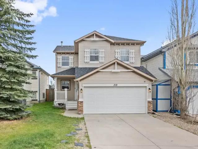3 Bedroom House Calgary AB 105565501