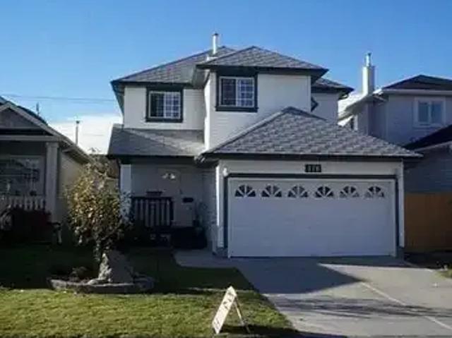 3 Bedroom House Calgary AB 105580799