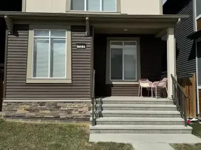 3 Bedroom House Calgary AB 105581004