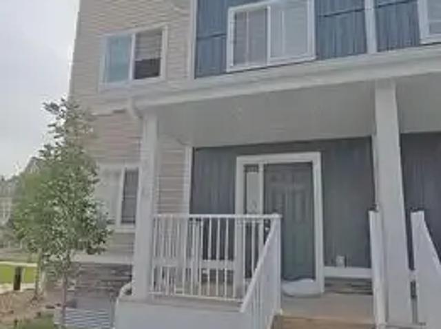 3 Bedroom House Calgary AB 105623665
