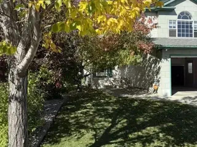 3 Bedroom House Calgary AB 105623720