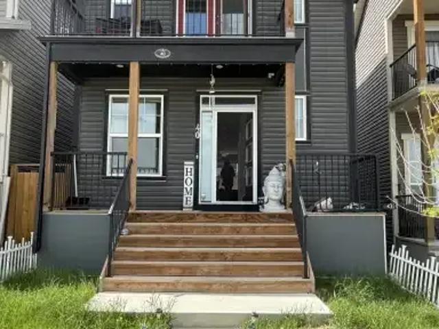 3 Bedroom House Calgary AB 105653919