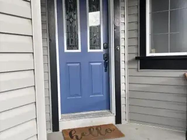3 Bedroom House Calgary AB 105674837