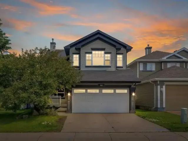 3 Bedroom House Calgary AB 105110857