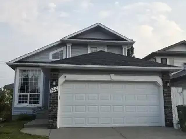 3 Bedroom House Calgary AB 105110860
