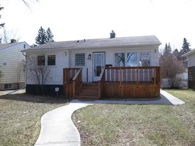 3 Bedroom House Calgary AB 105118672