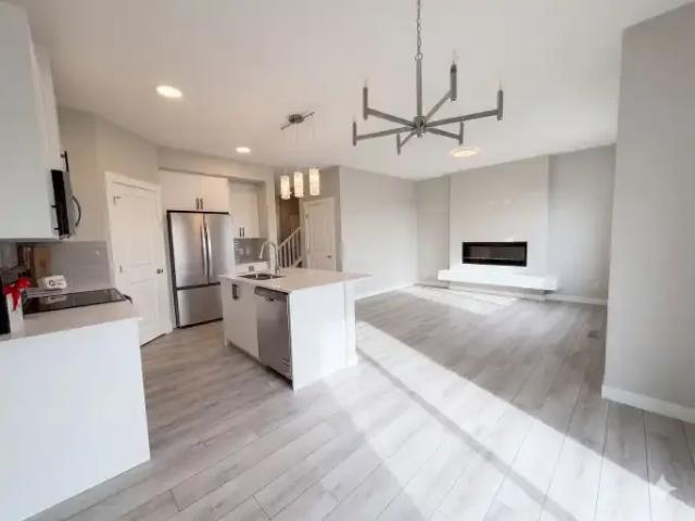 3 Bedroom House Calgary AB 105150600