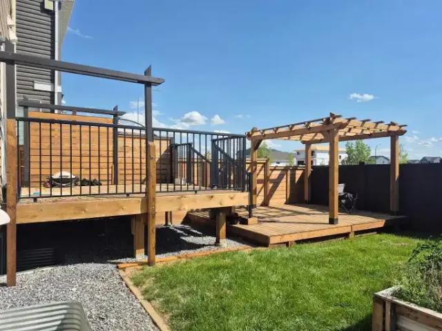3 Bedroom House Calgary AB 105150930