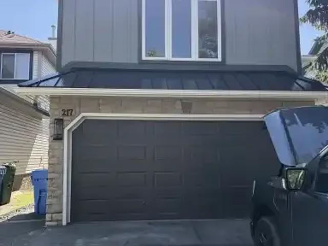 3 Bedroom House Calgary AB 105150933