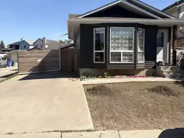 3 Bedroom House Calgary AB 105150960