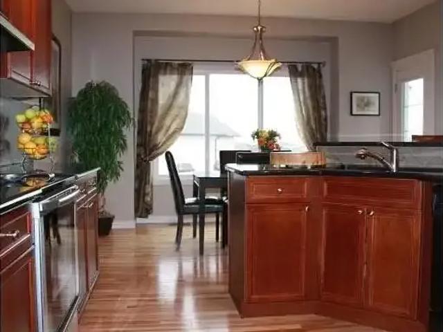 3 Bedroom House Calgary AB 105150968