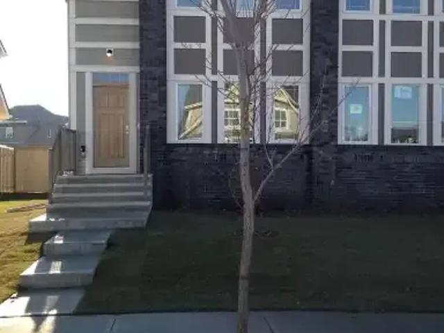 3 Bedroom House Calgary AB 105167272