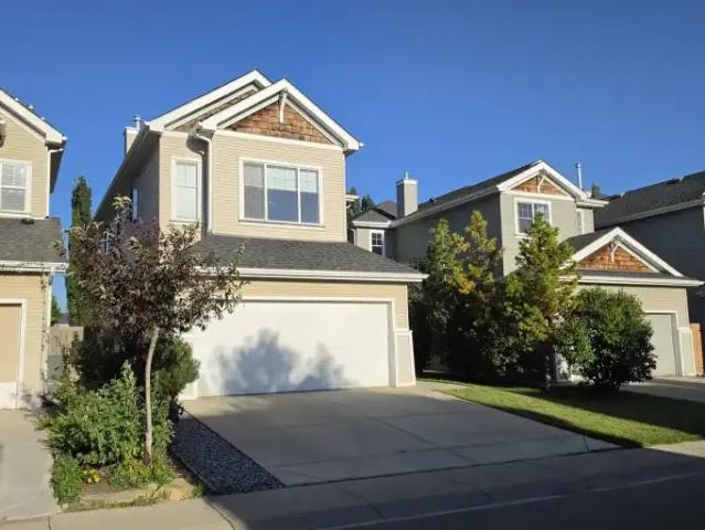 3 Bedroom House Calgary AB 105167273