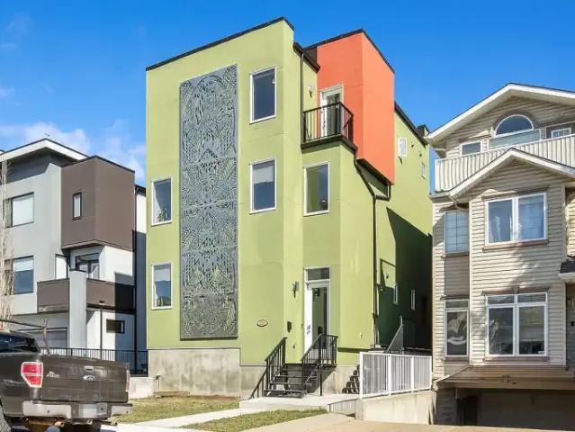 3 Bedroom House Calgary AB 105198642