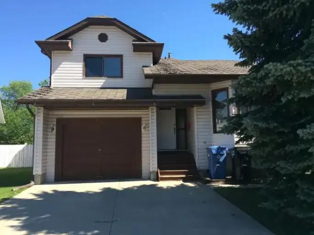 3 Bedroom House Calgary AB 105198786