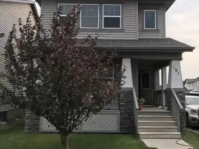 3 Bedroom House Calgary AB 105226558