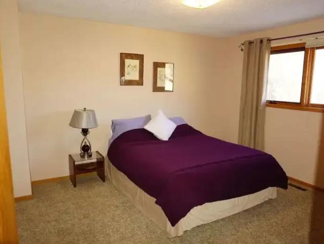 3 Bedroom House Calgary AB 105226581