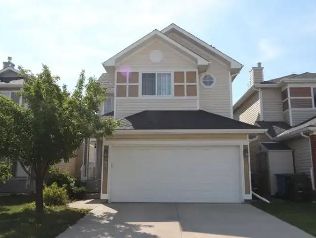 3 Bedroom House Calgary AB 105378167