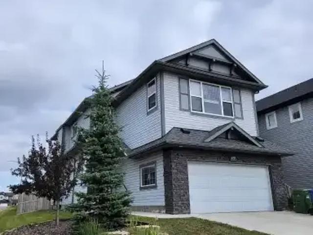 3 Bedroom House Calgary AB 105378171