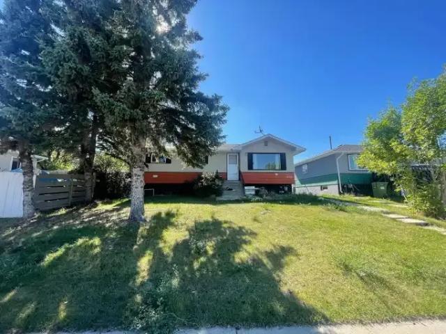 3 Bedroom House Calgary AB 106095894