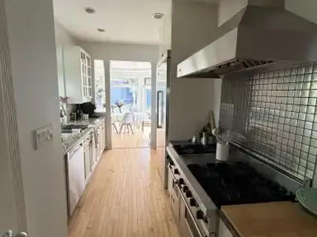3 Bedroom House Calgary AB LS104864088