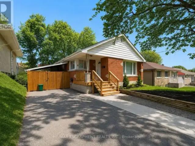 3 Bedroom House Cambridge ON 104224660