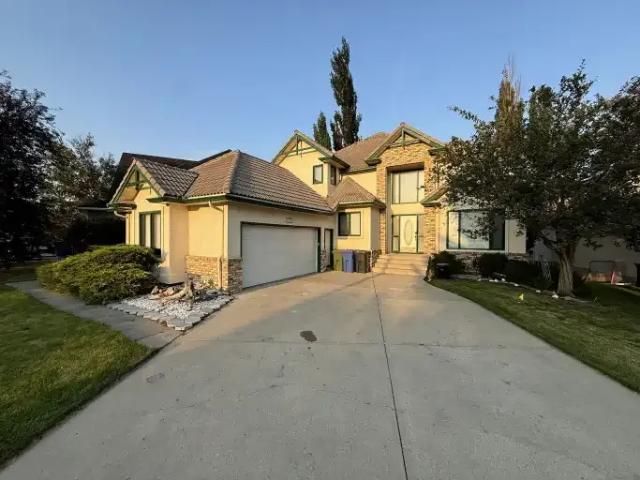 3 Bedroom House Chestermere AB 104470391
