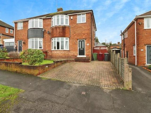 3 Bedroom House Chesterfield Derbyshire 101701675