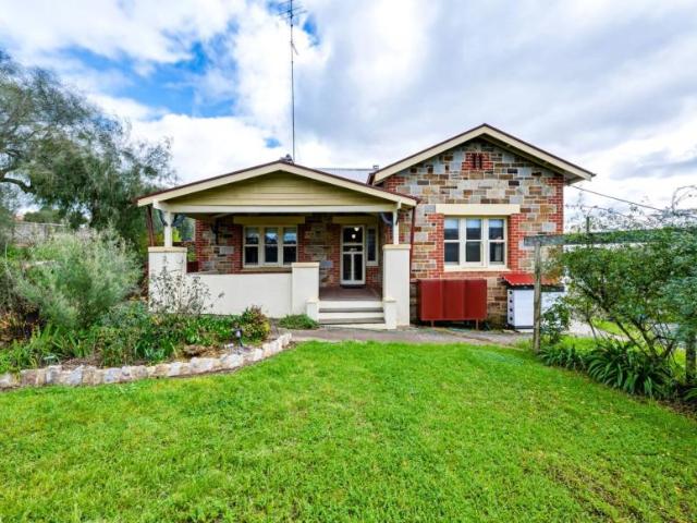 3 Bedroom House Clare SA 105864914