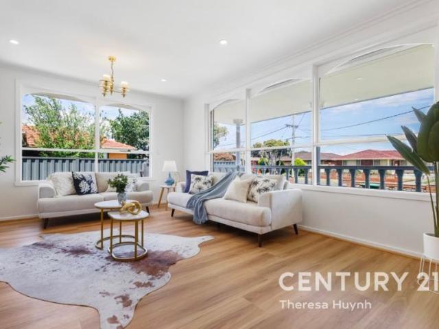 3 Bedroom House Clayton South, 102932387