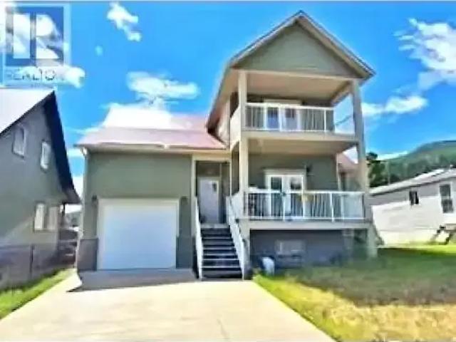 3 Bedroom House Crowsnest Pass AB LS105234958