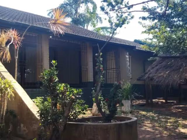 3 Bedroom House Amanzimtoti Amanzimtoti 105865319