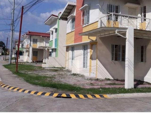 3 bedroom House and Lot for sale in Castillejos