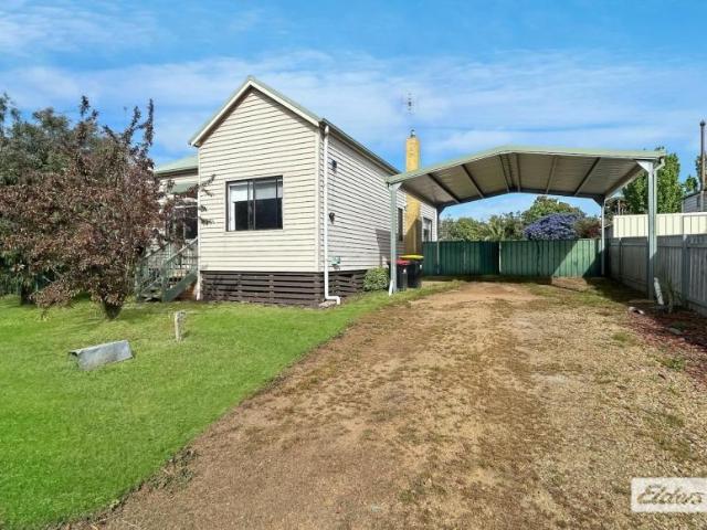 3 Bedroom House Ararat VIC 105995678