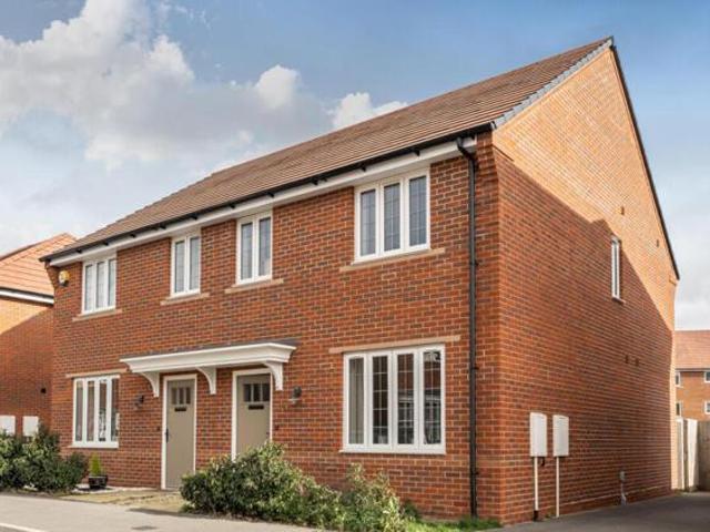 3 Bedroom House Arborfield Green Arborfield Green 101119402
