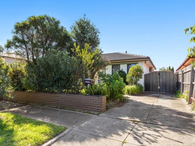 3 Bedroom House Avondale Heights VIC 105825891