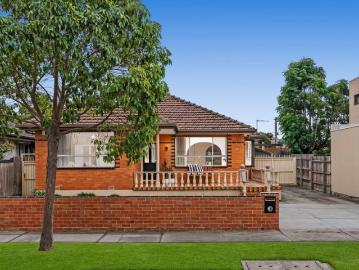 3 Bedroom House Avondale Heights VIC 103122388