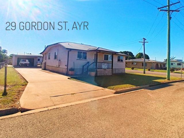 3 Bedroom House Ayr QLD 104949006