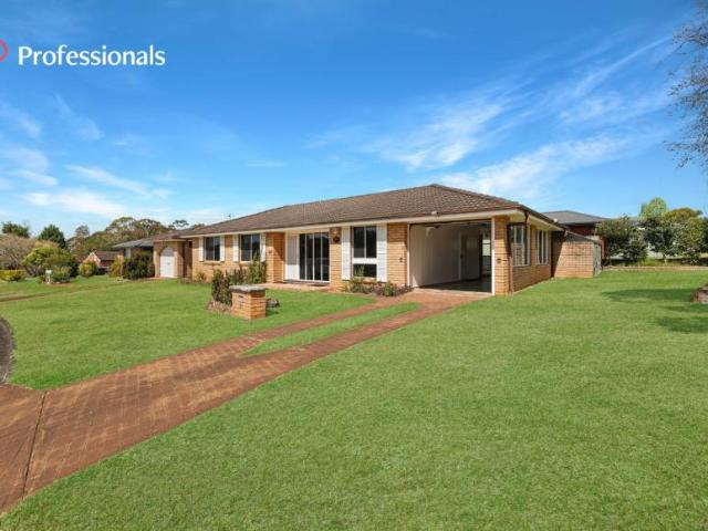 3 Bedroom House Bomaderry NSW 105971677