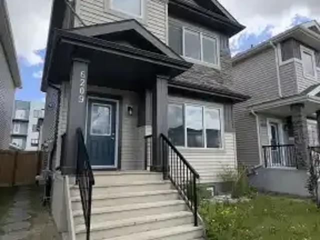 3 Bedroom House Beaumont AB 105281664