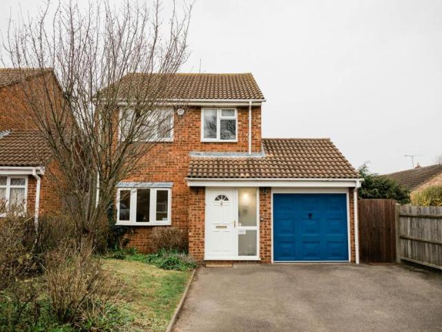 3 Bedroom House Bedford Bedford LS105250948