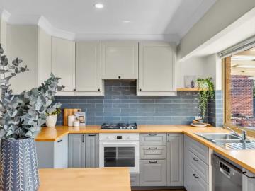 3 Bedroom House Bentley WA 102393848