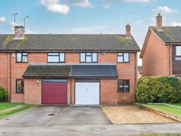 3 Bedroom House Berkshire Reading 101060206