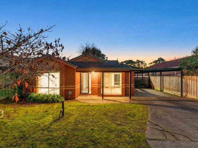 3 Bedroom House Berwick VIC 105380494