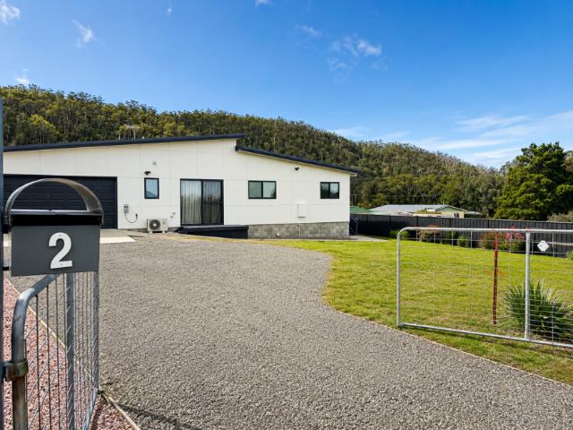 3 Bedroom House Bicheno TAS 106019791