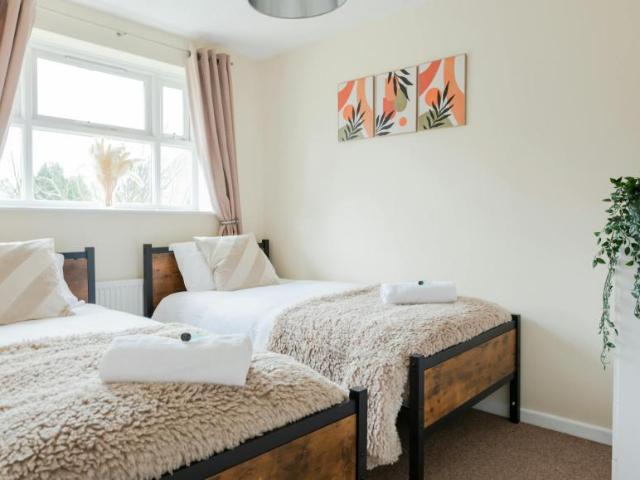 3 Bedroom House Birmingham Birmingham 99977432