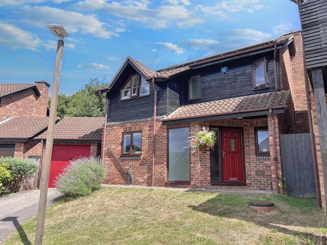 3 Bedroom House Blakelands Blakelands 101677665